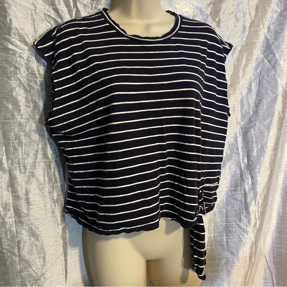 Banana Republic Malibu Tee women’s SZ L, GUC, pullover, side front tie at waist